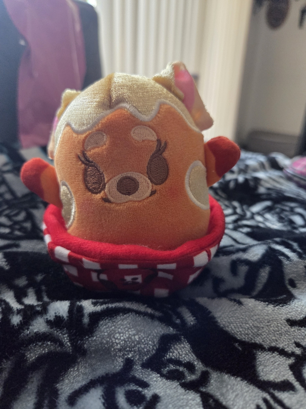 Disney Munchlings Sensational Snacks Panda Mei Poutine Plush